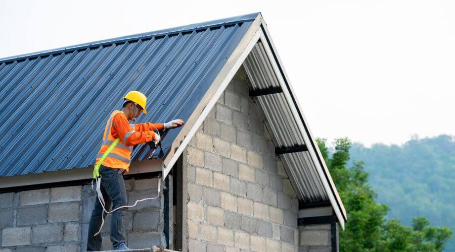Expert Emergency Roof Repairs services in Cuba City, WI